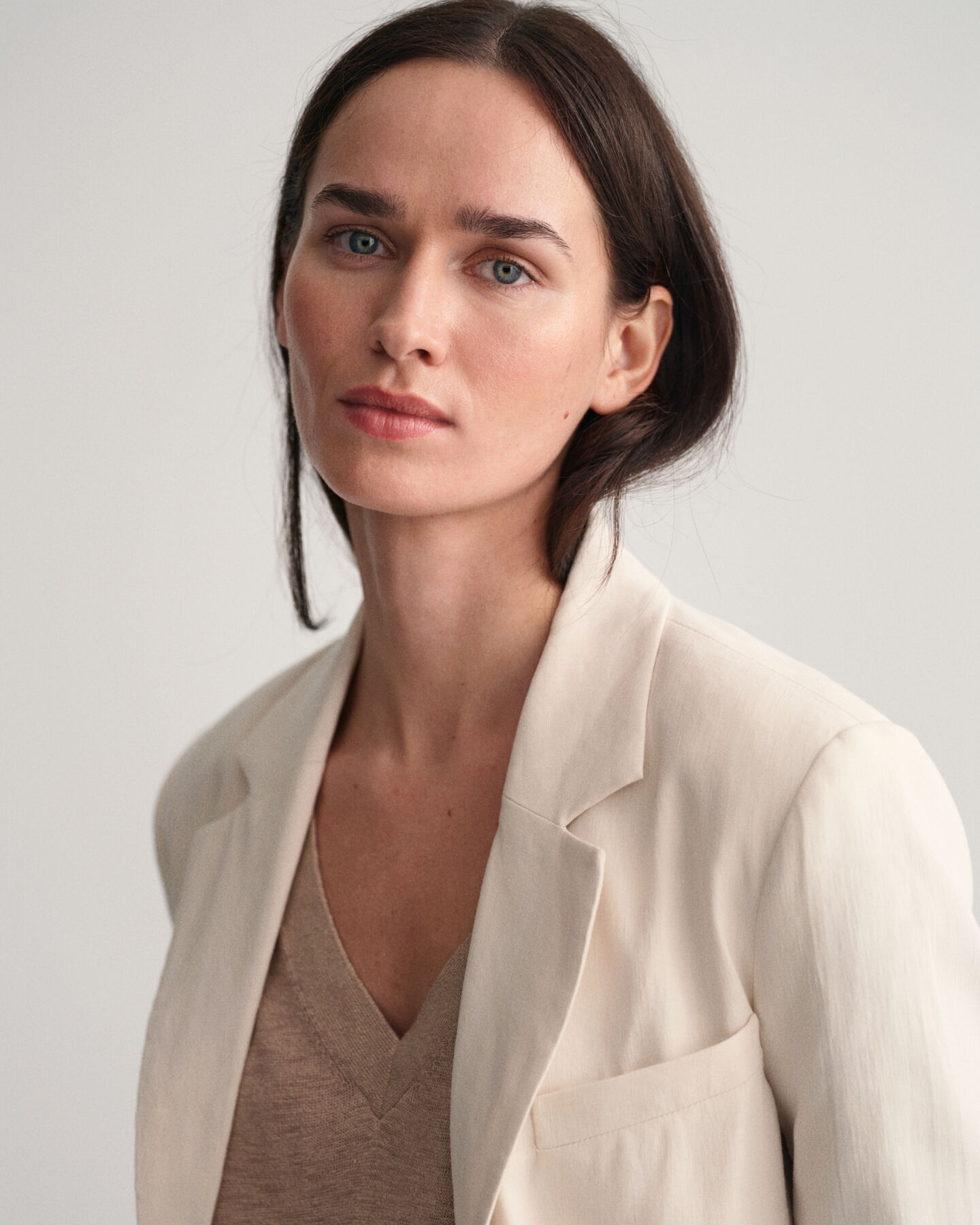 Vest i hørblanding med V-hals