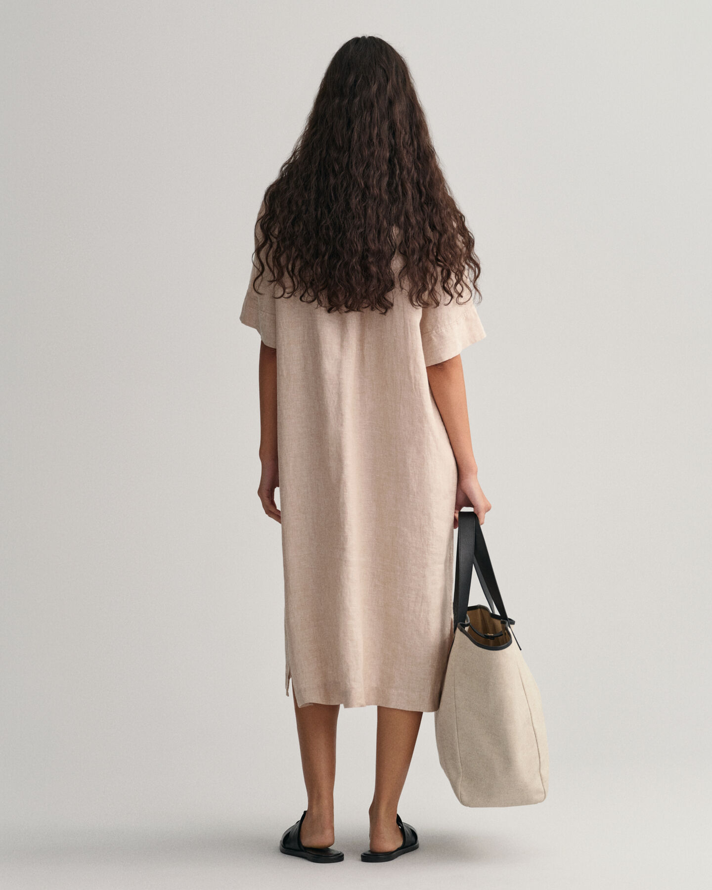 Skjortekjole af h&oslash;r med korte &aelig;rmer