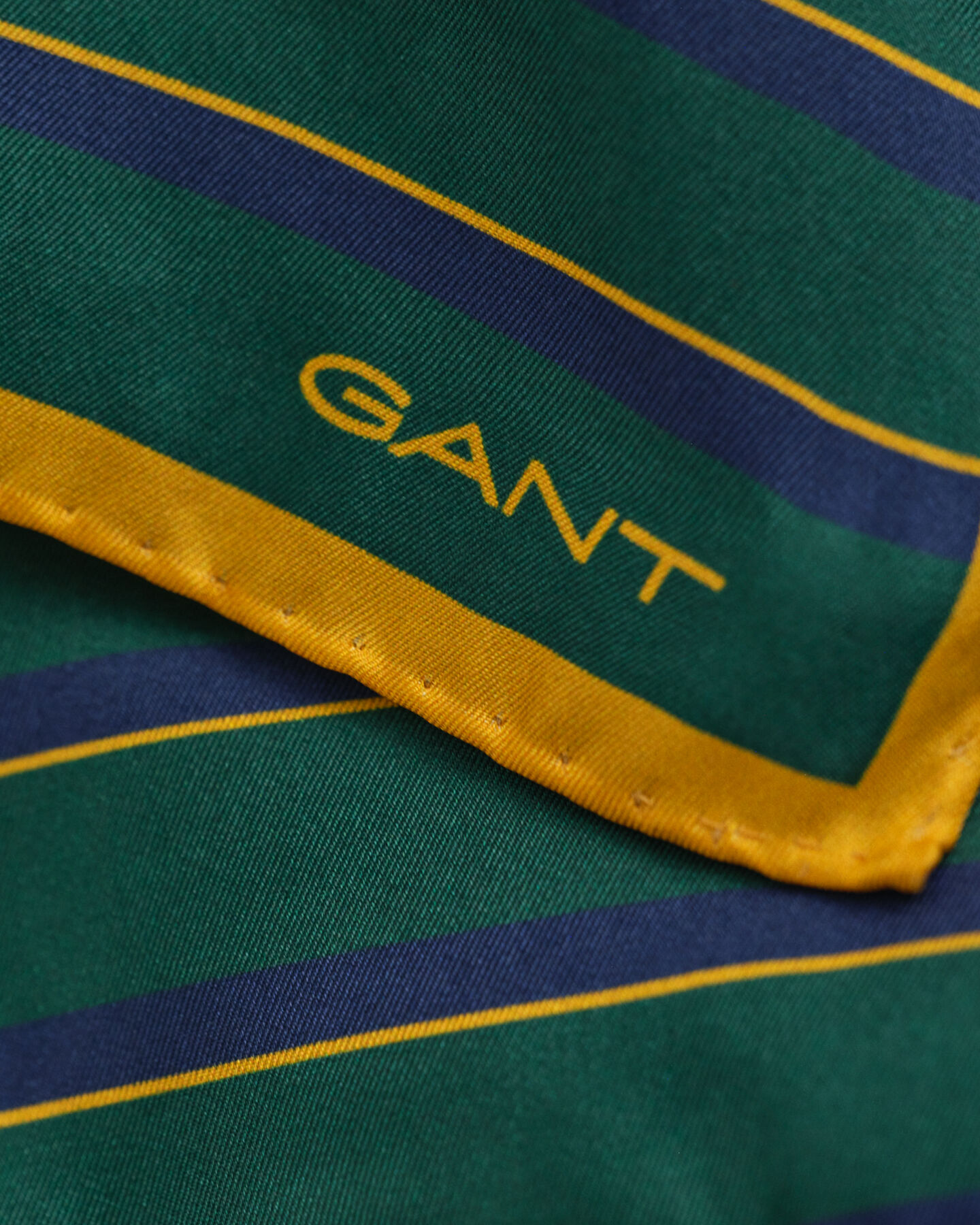 Stribet lommetørklæde