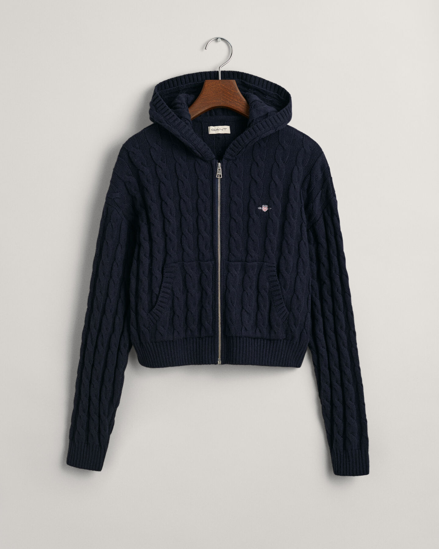 Teen Girls Shield kort h&aelig;ttetr&oslash;je med kabelstrik og lynl&aring;s