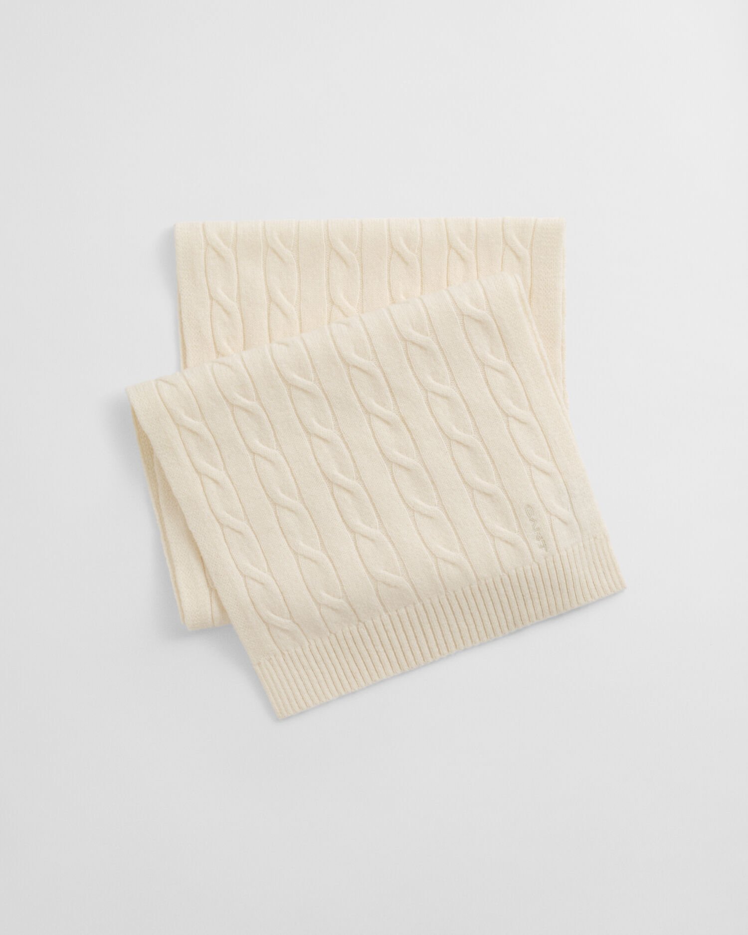 Kabelstrikket halstørklæde i uld