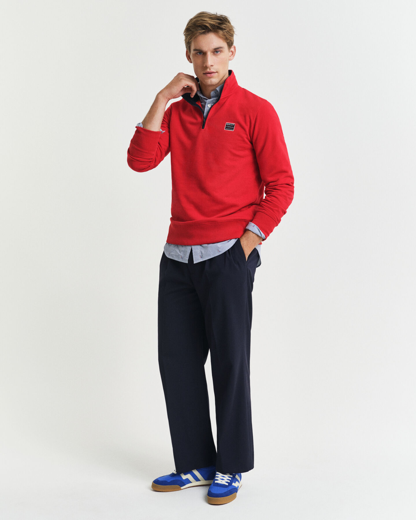 Kontrastfarvet sweatshirt med halv lynlås