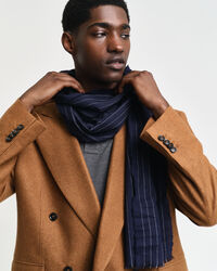 Nålestribet halstørklæde af ekstra fin merinould