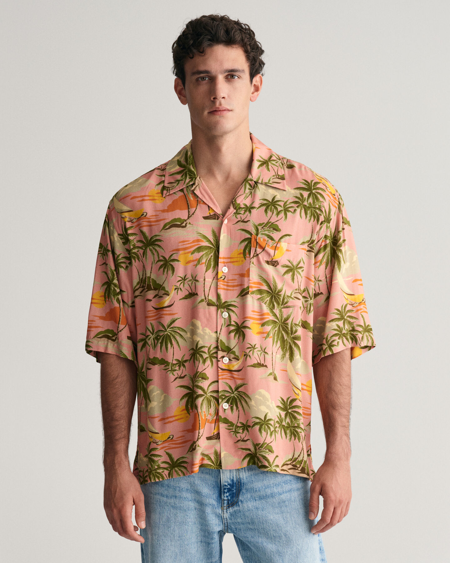 Relaxed Fit Hawaiian Print skjorte med korte ærmer