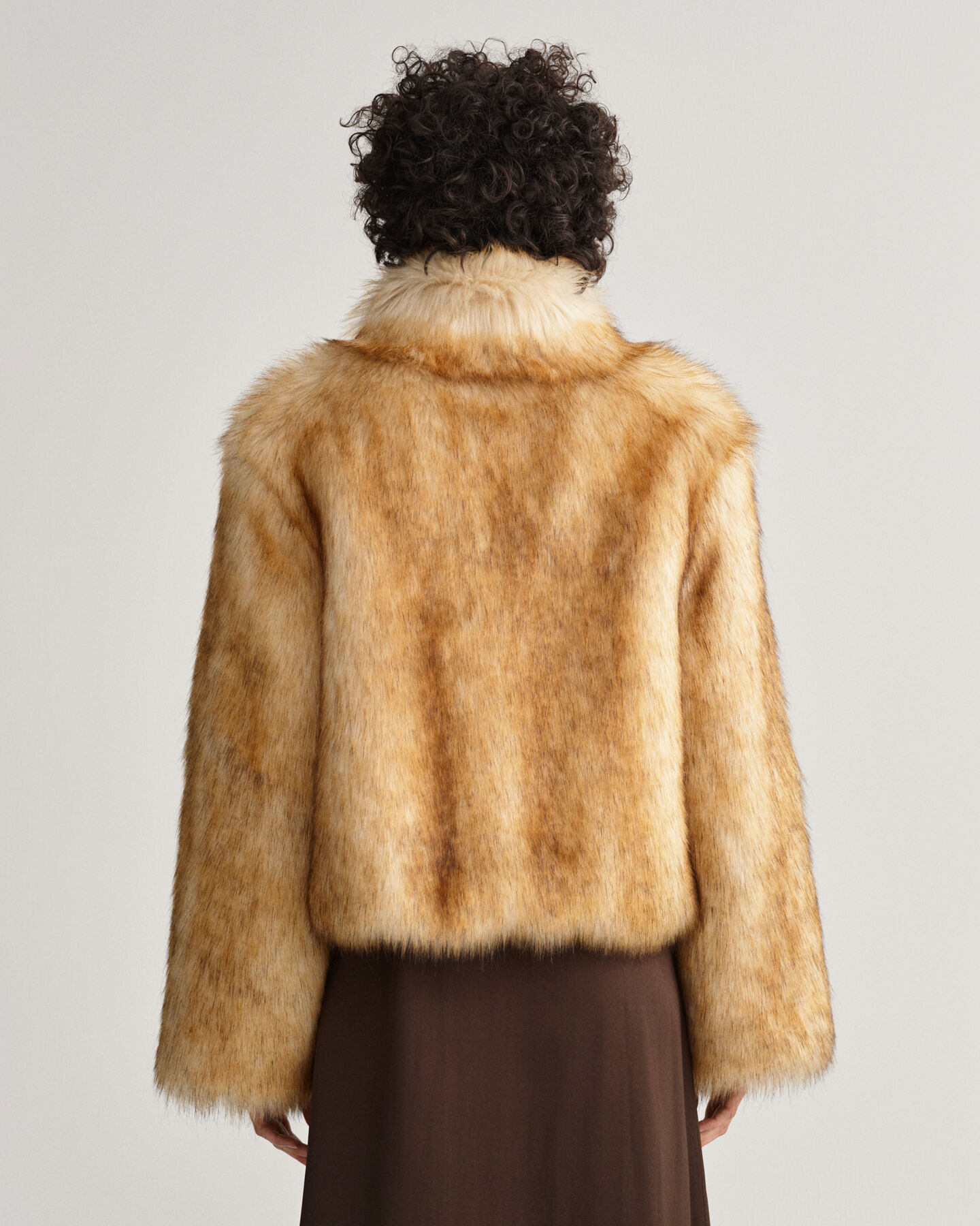 Kort jakke i kunstpels