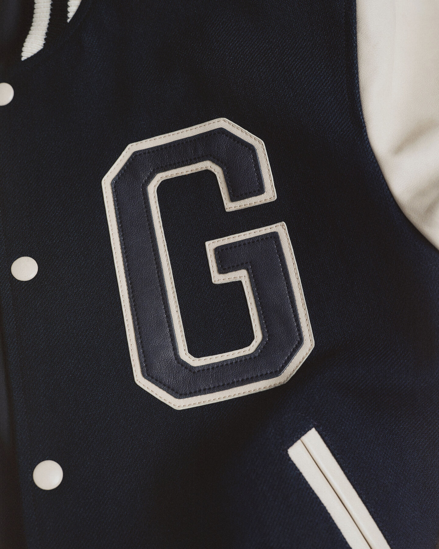 Varsity Jacket i l&aelig;derblanding