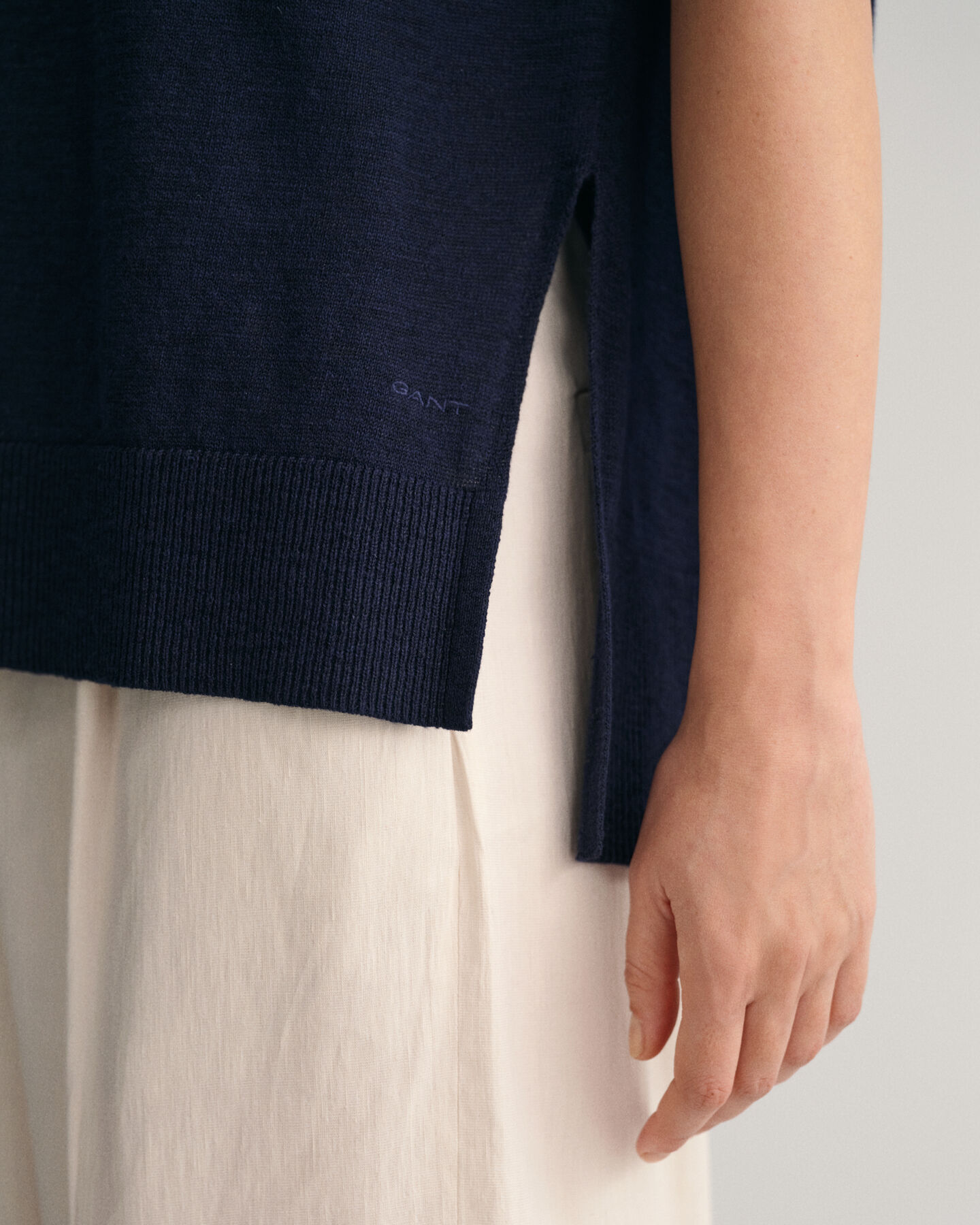 Vest i hørblanding med V-hals