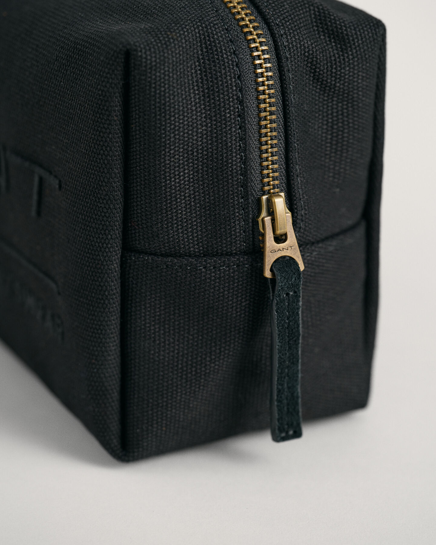 Tonal Shield toilettaske