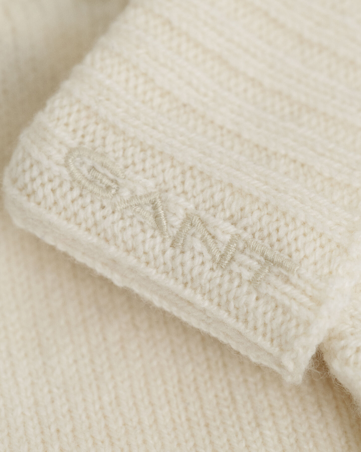 Uldhandsker med kabelstrik