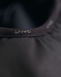 Vendbar jakke med h&aelig;tte