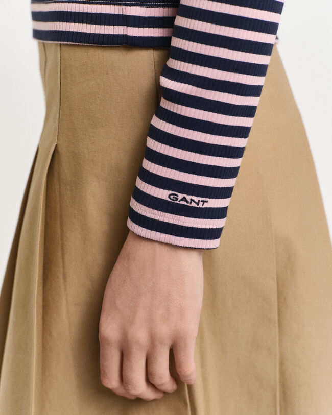 Stribet ribstrikket langærmet top med rullekrave