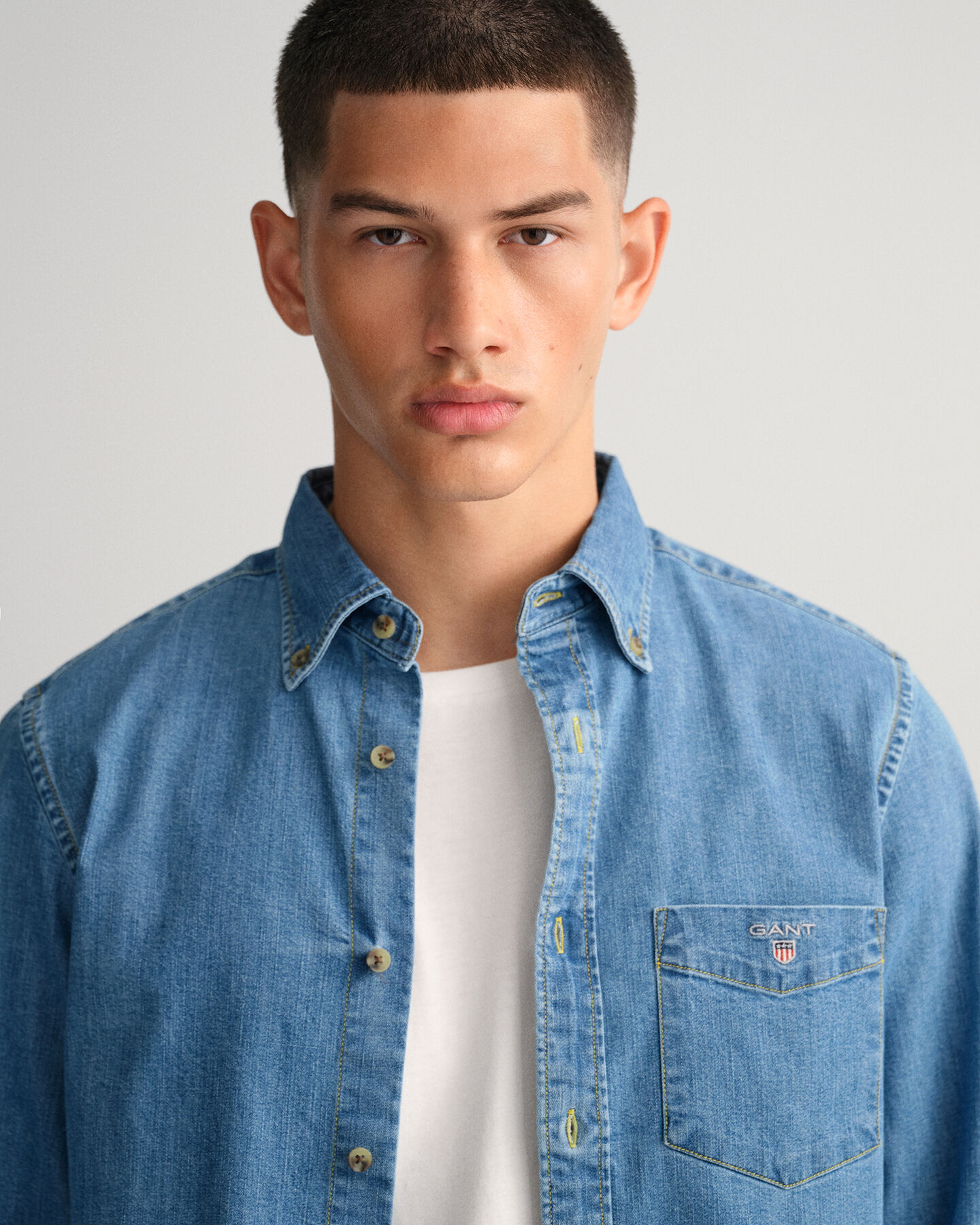 Slim fit denim-skjorte