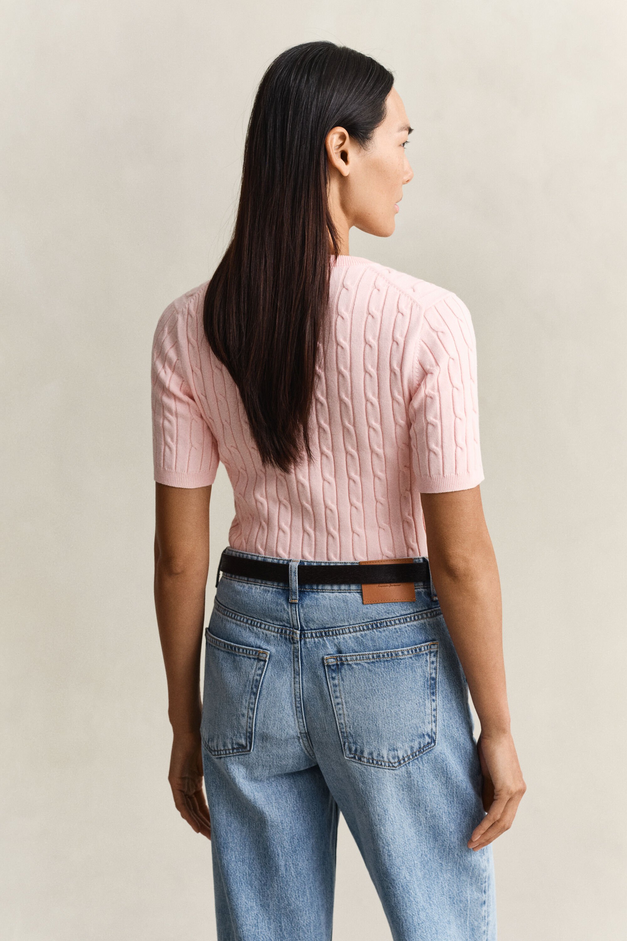 Kabelstrikket sweater med korte ærmer