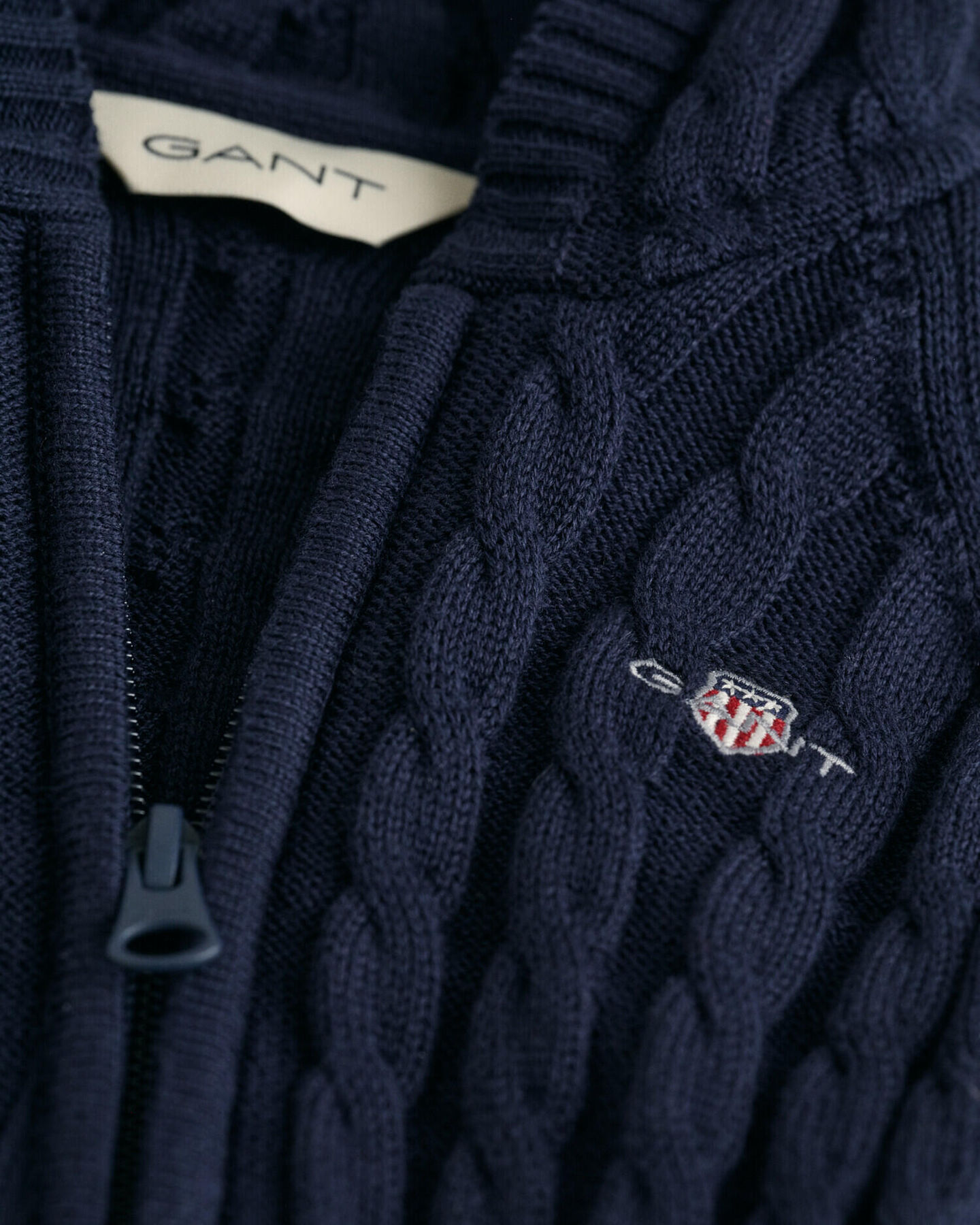 Baby Shield heldragt af bomuld med kabelstrik