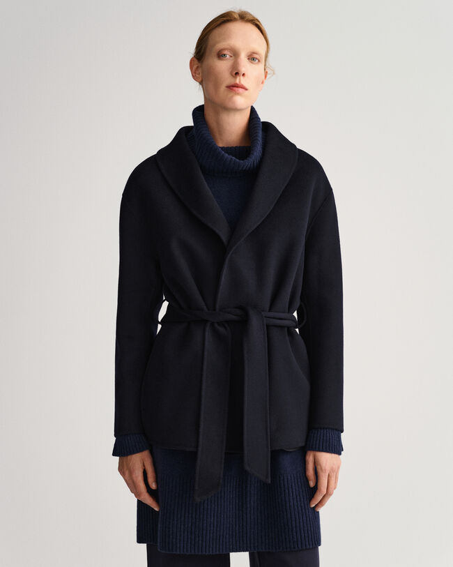 Håndsyet blazer med bælte