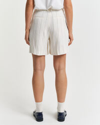 Nålestribede hørshorts