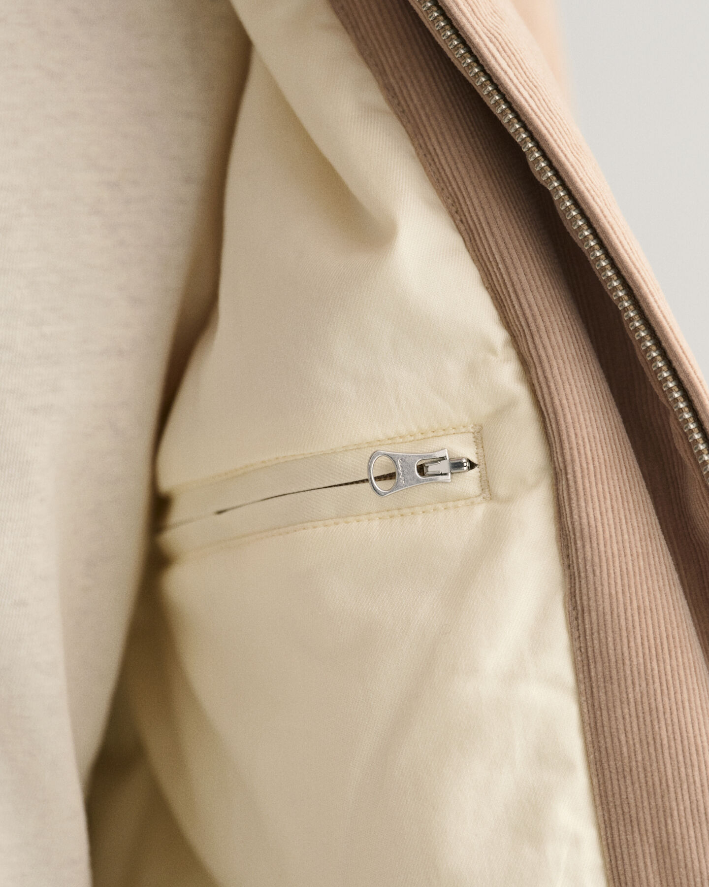 Windcheater jakke af jernbanefl&oslash;jl