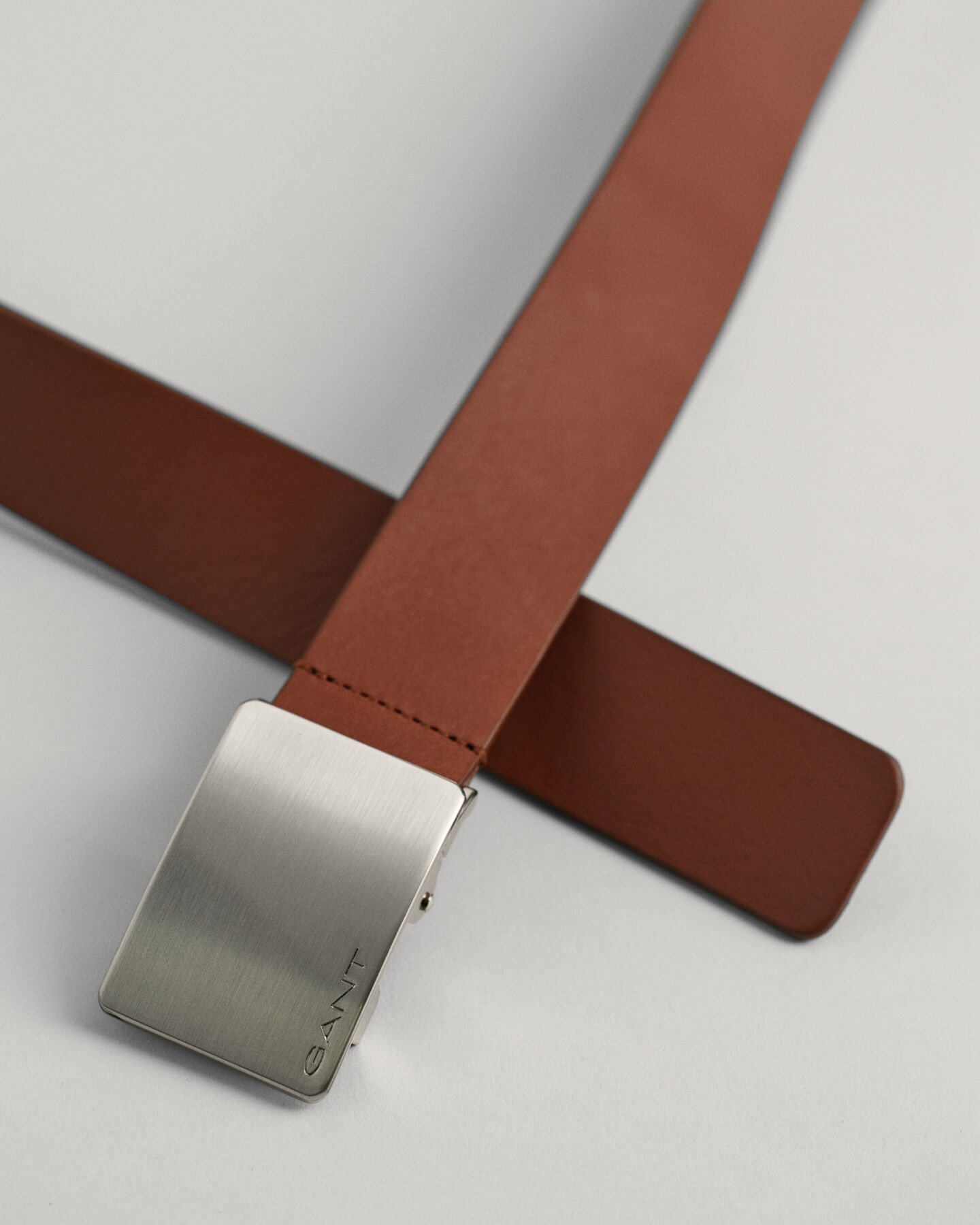 Læderbælte med plaque-spænde