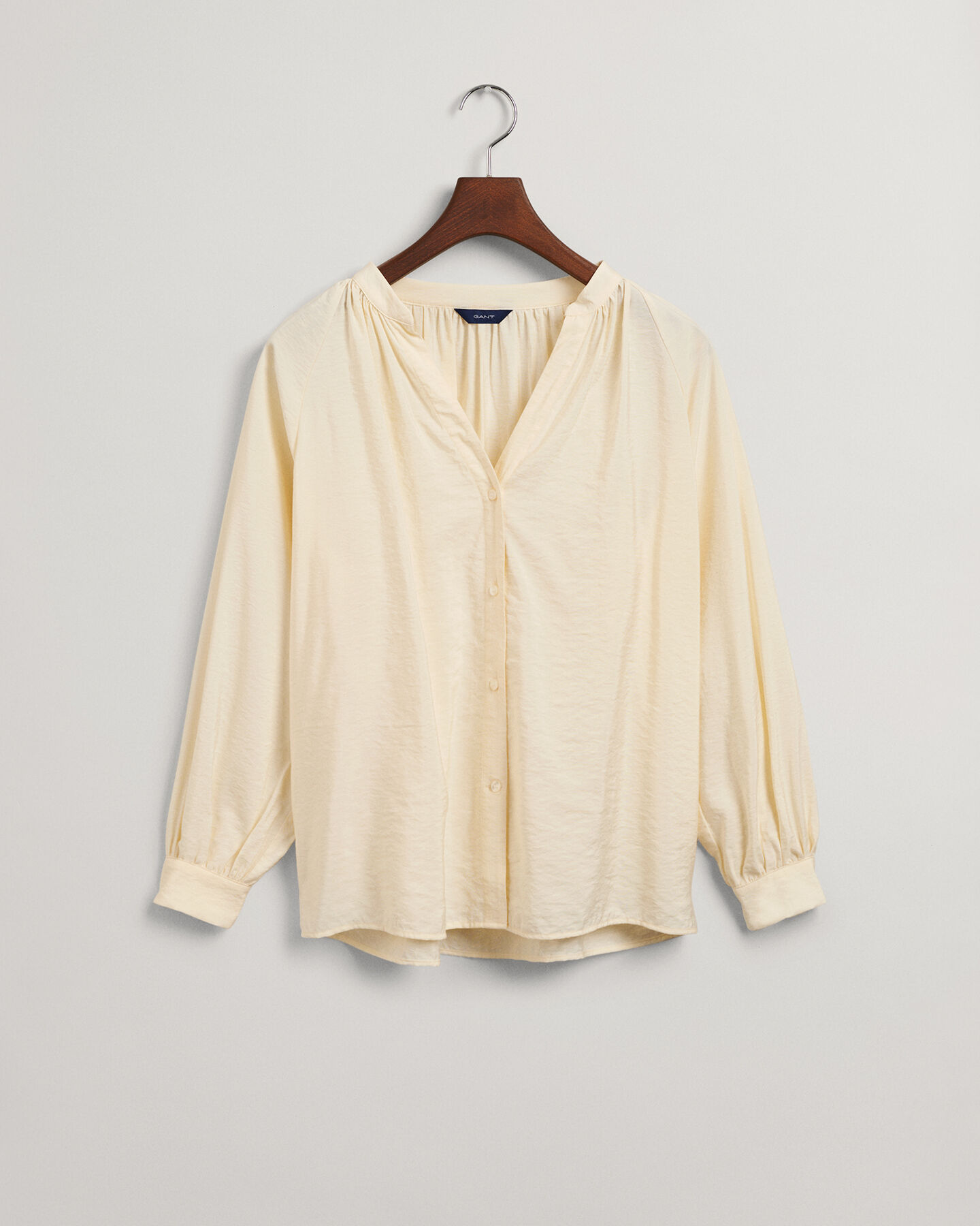 Bluse med stående krave