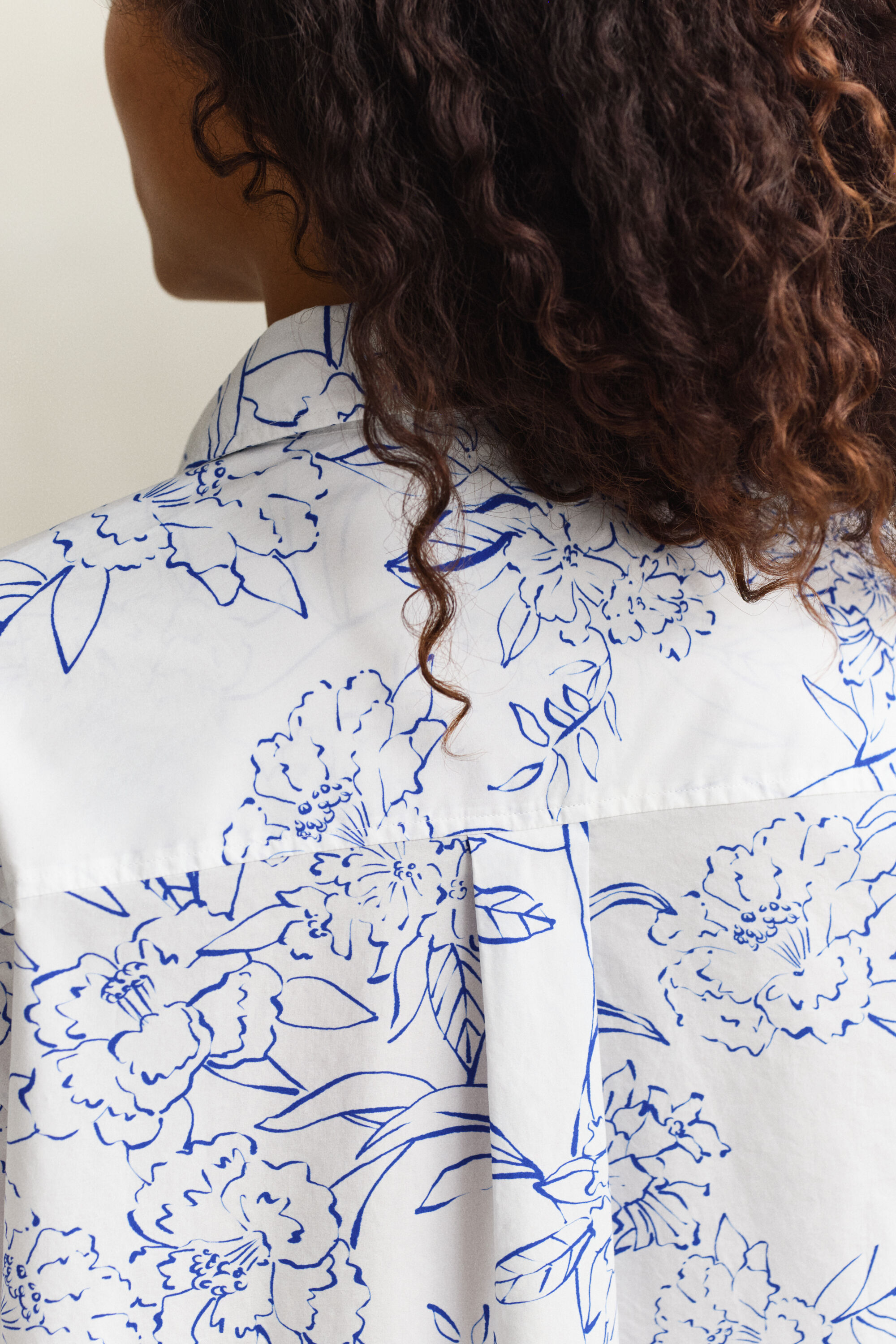 Blomstret poplin-skjorte