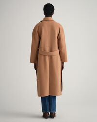 H&aring;ndsyet frakke med b&aelig;lte