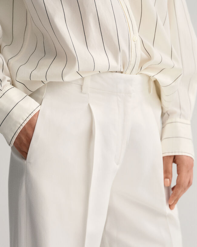 Relaxed fit bukser med læg