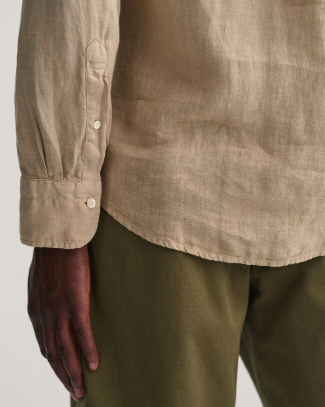 Regular fit garment-dyed hørskjorte