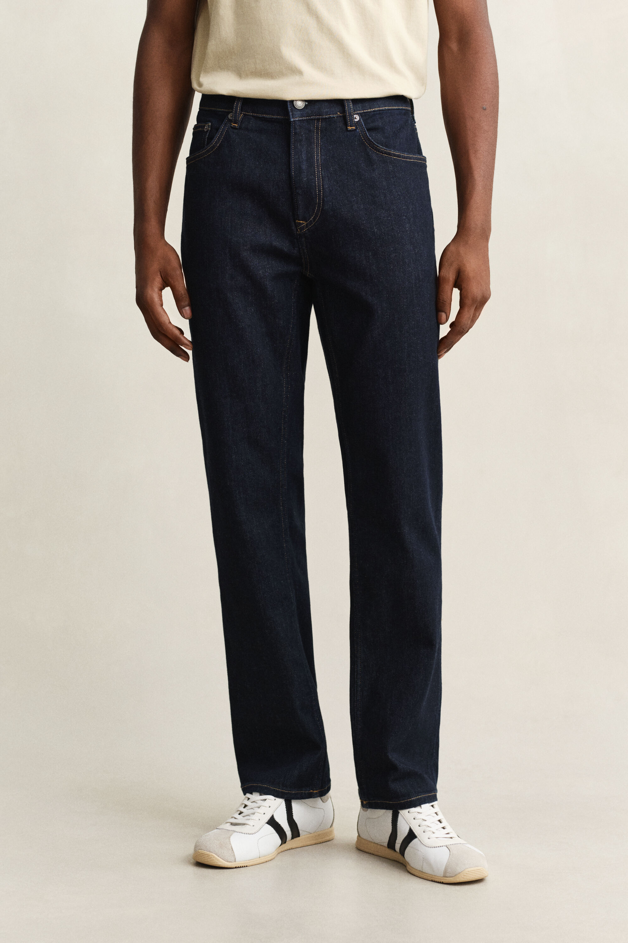 Regular fit jeans i let vask