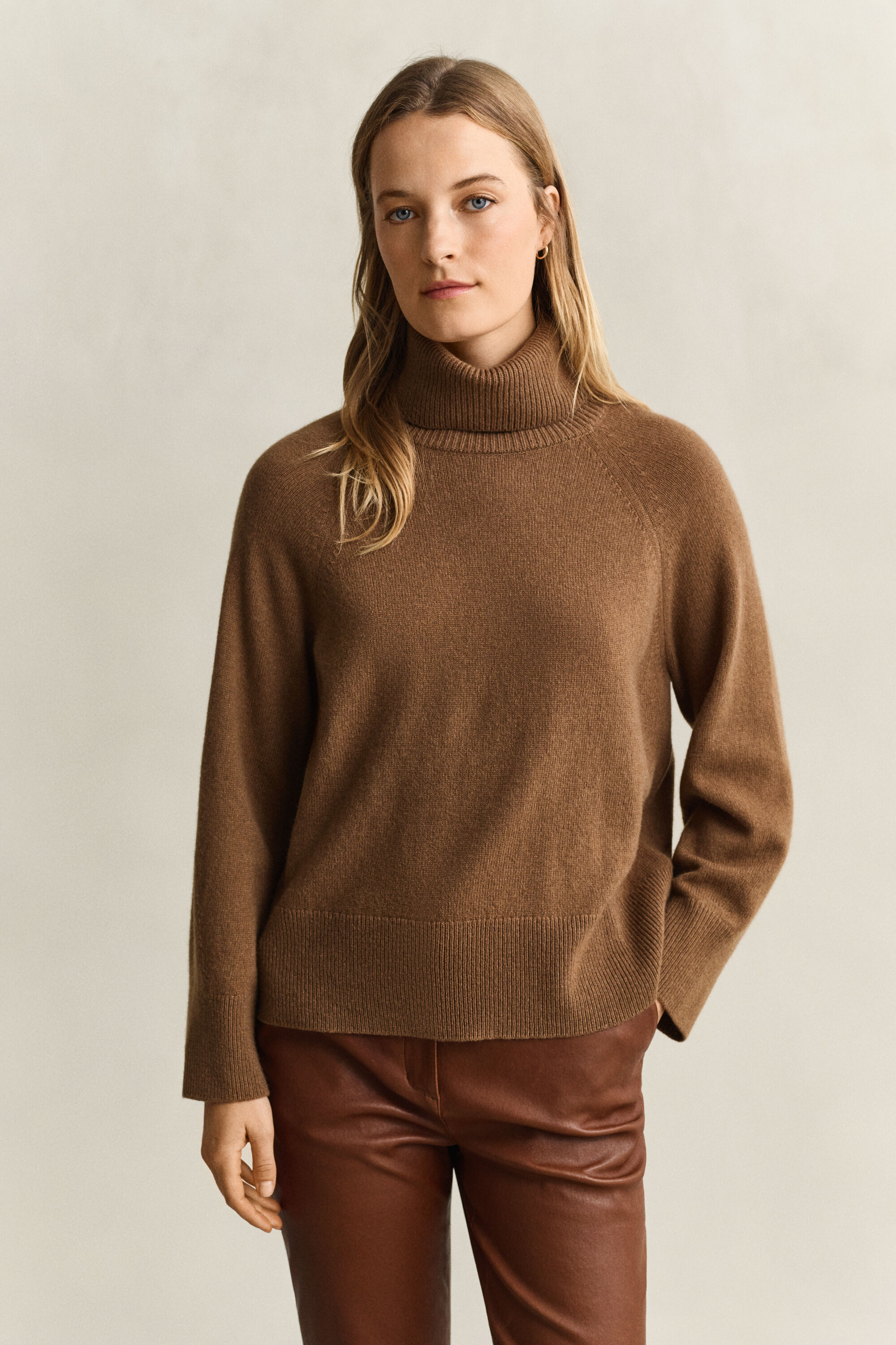 Sweater i uld og kashmir med rullekrave