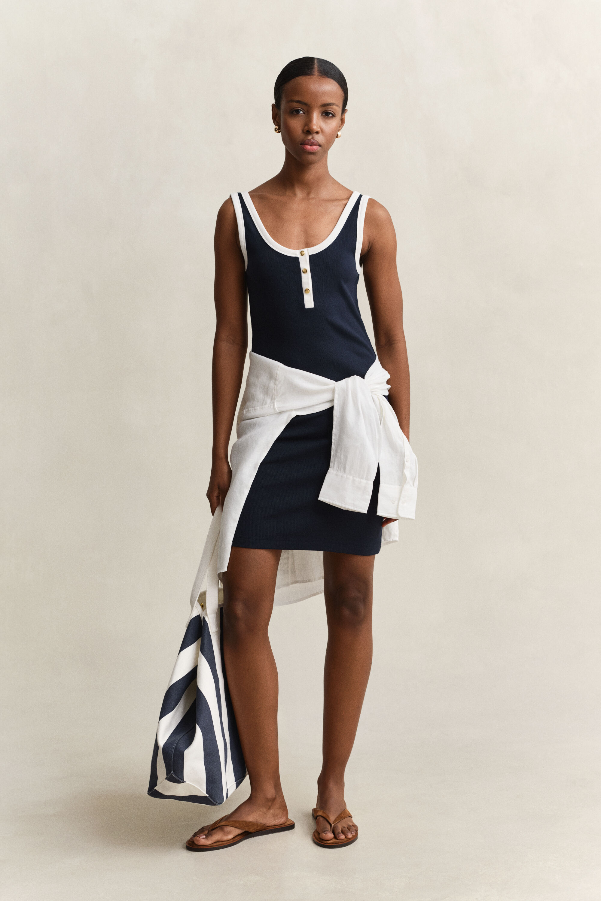 Ribstrikket tank-kjole