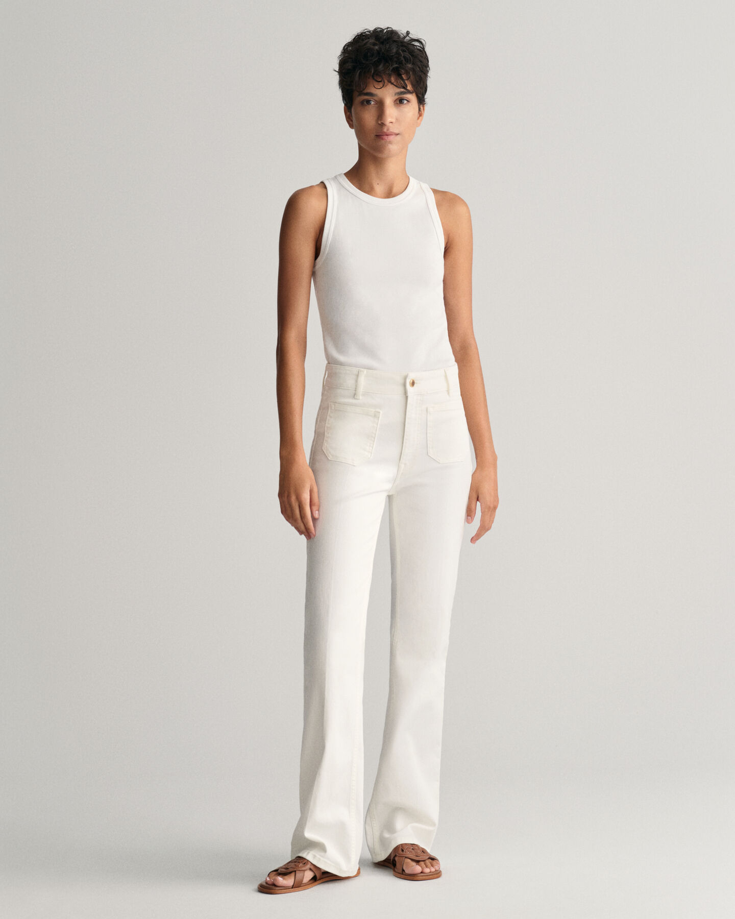 Slim fit hvide jeans med svaj