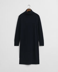 Kjole med rullekrave og strikdetaljer