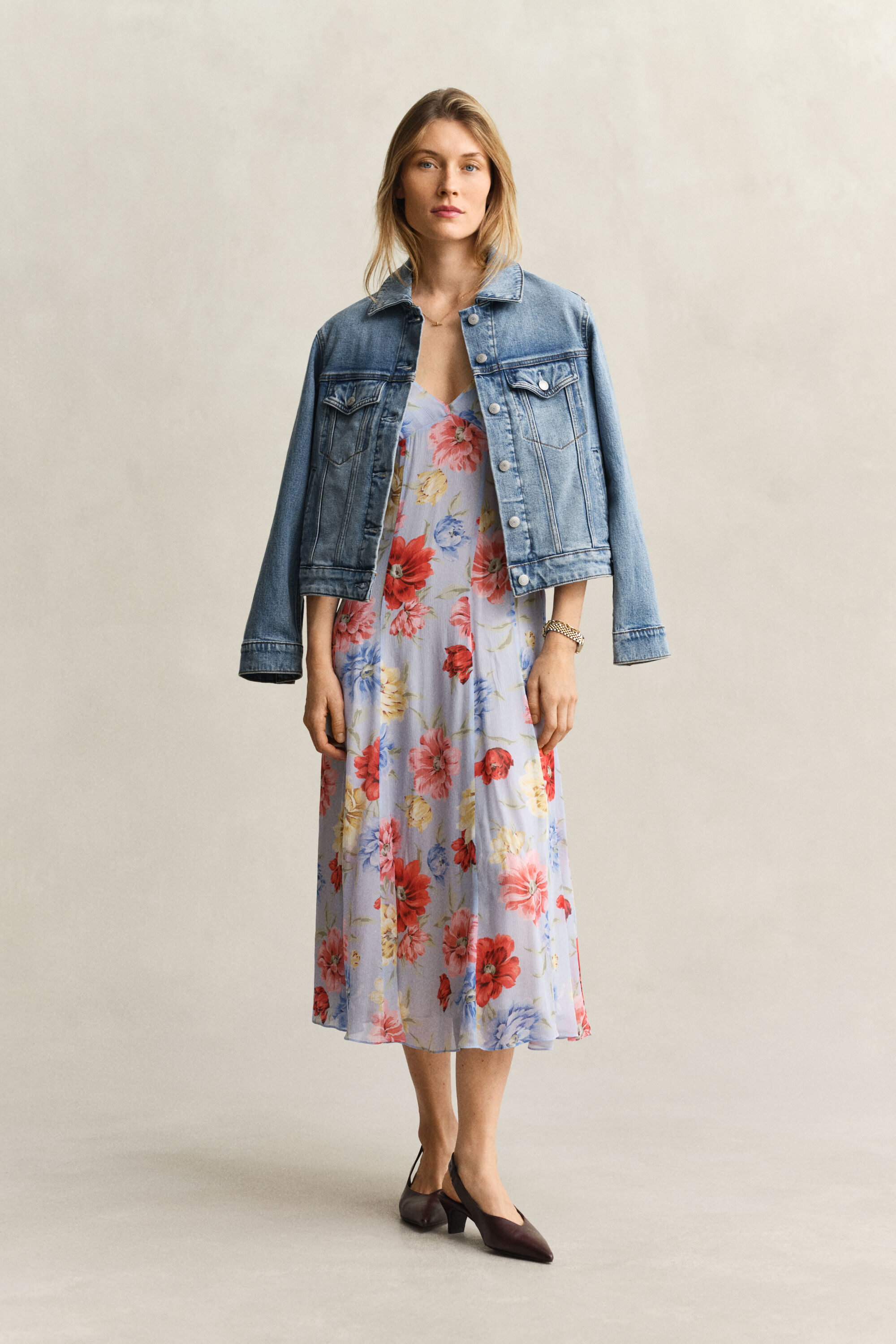 Blomstret kjole med stropper