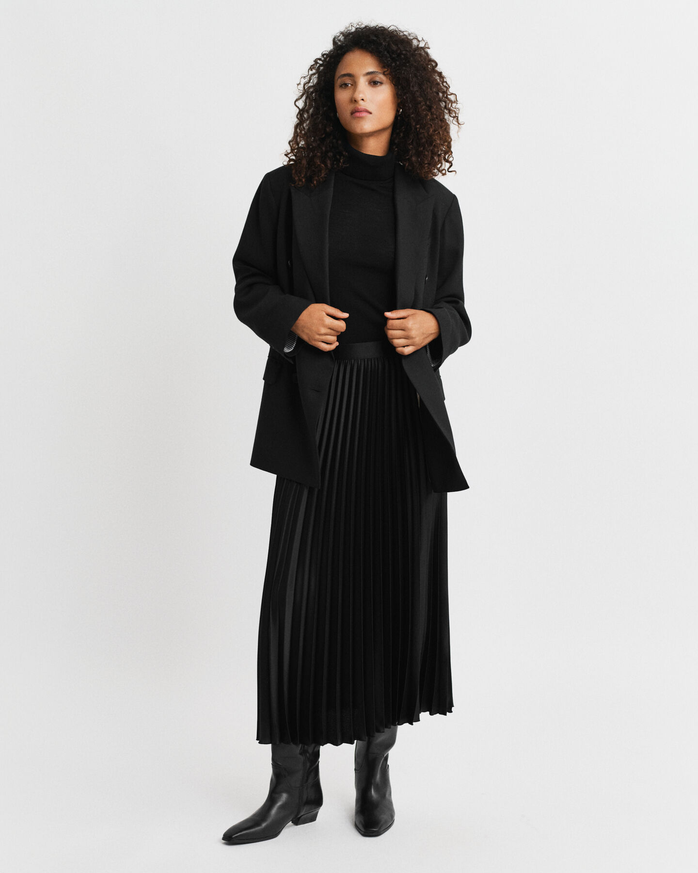 Plisseret satin-nederdel