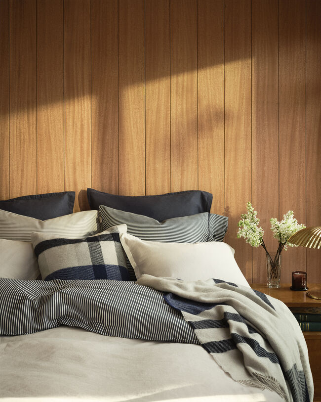 Garnfarvet stribet dobbelt dynebetr&aelig;k