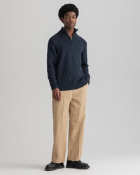 Relaxed Fit sweater i nopret bomuld med halv lynl&aring;s