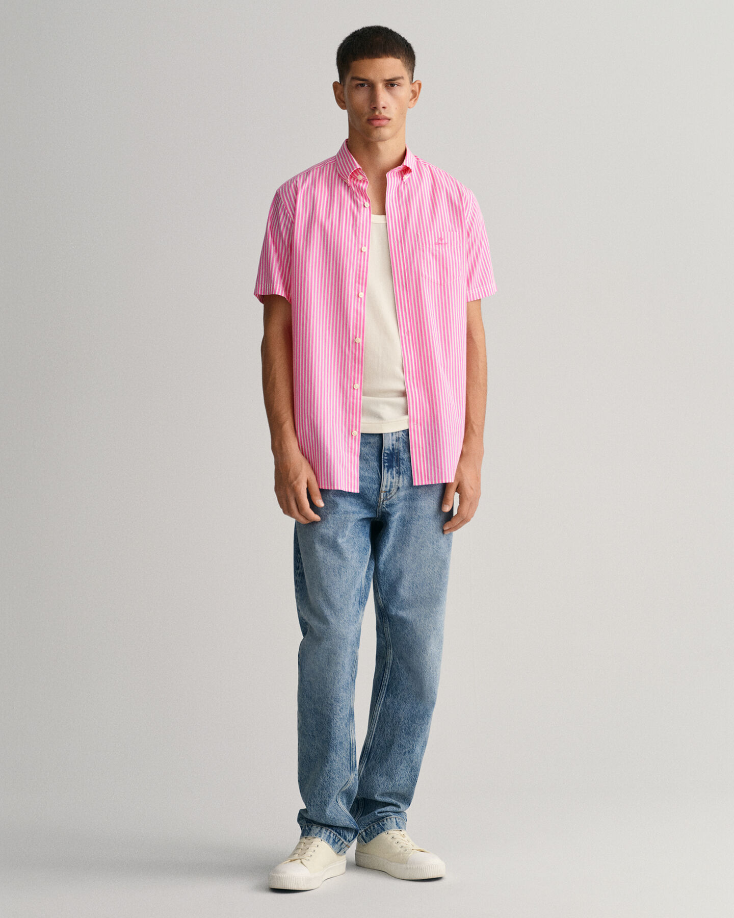 Regular fit stribet tætvævet skjorte med korte ærmer