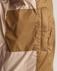 Skinnende pufferjakke