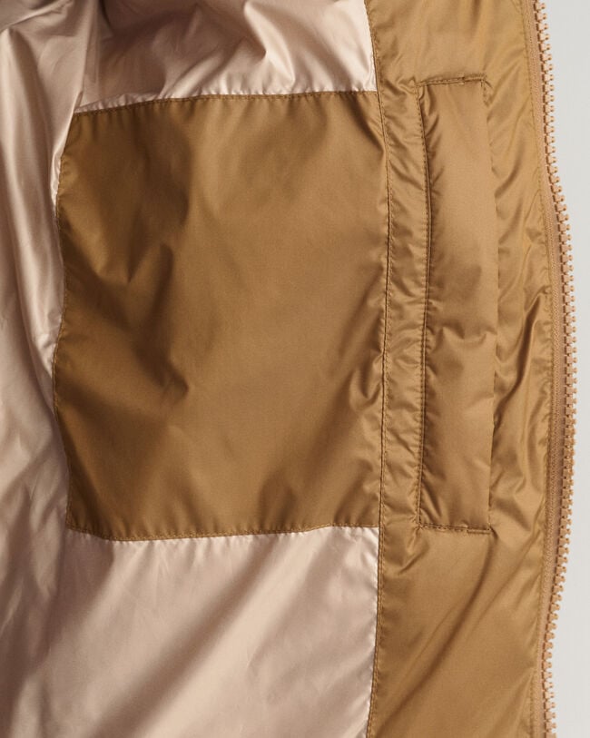 Skinnende pufferjakke