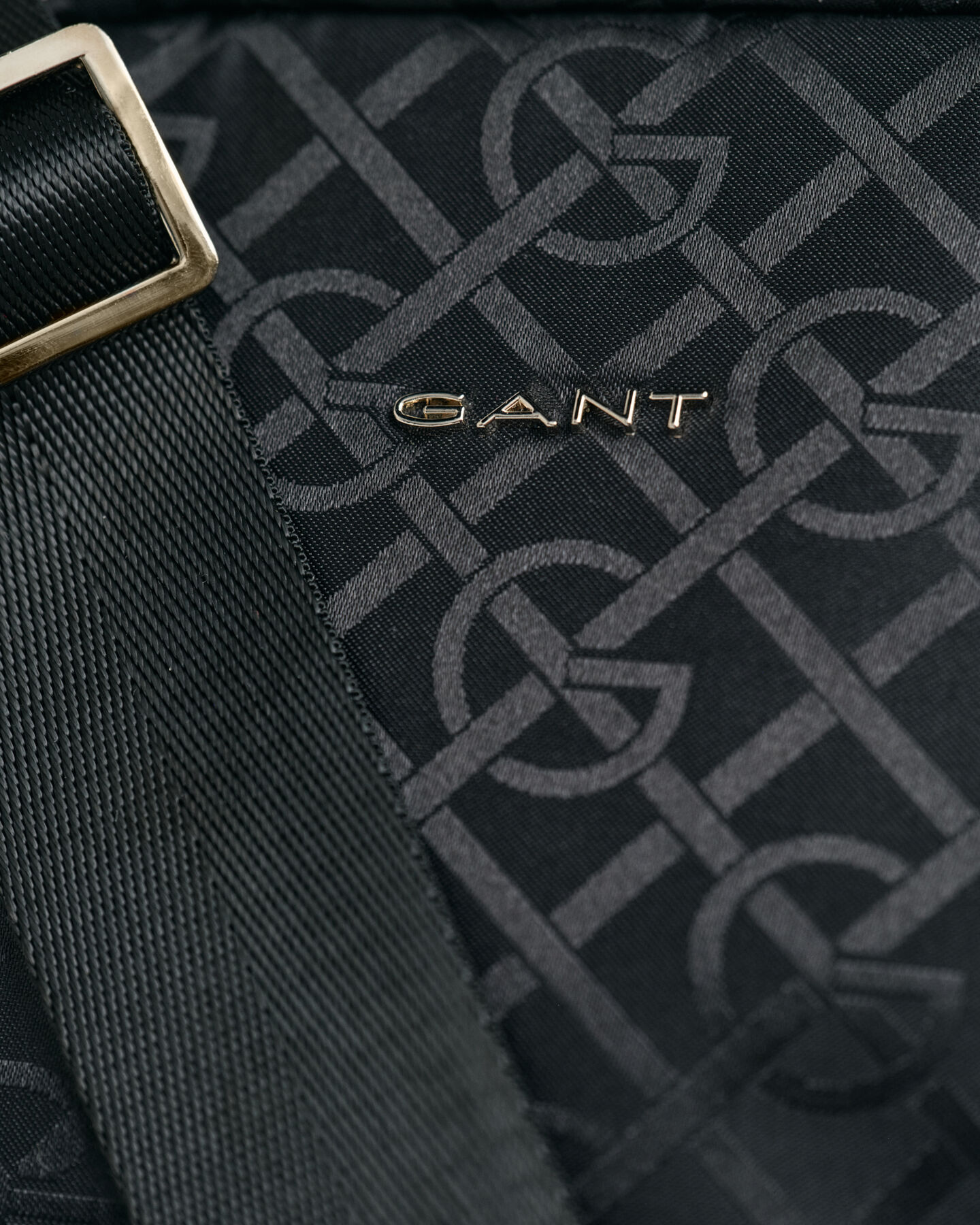 G Patterned crossbody-taske