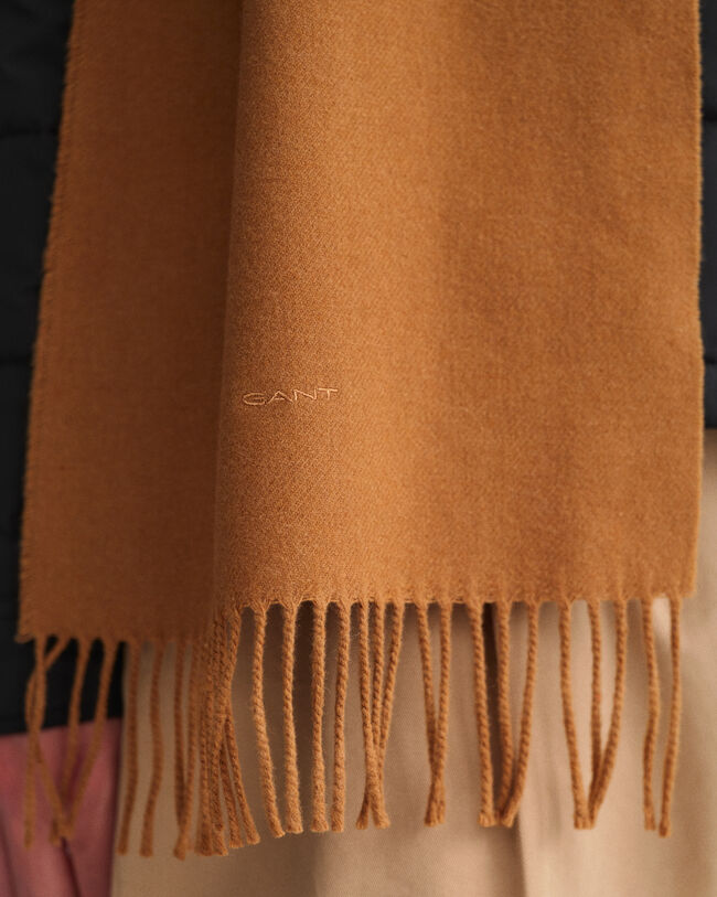 Ensfarvet uldhalstørklæde