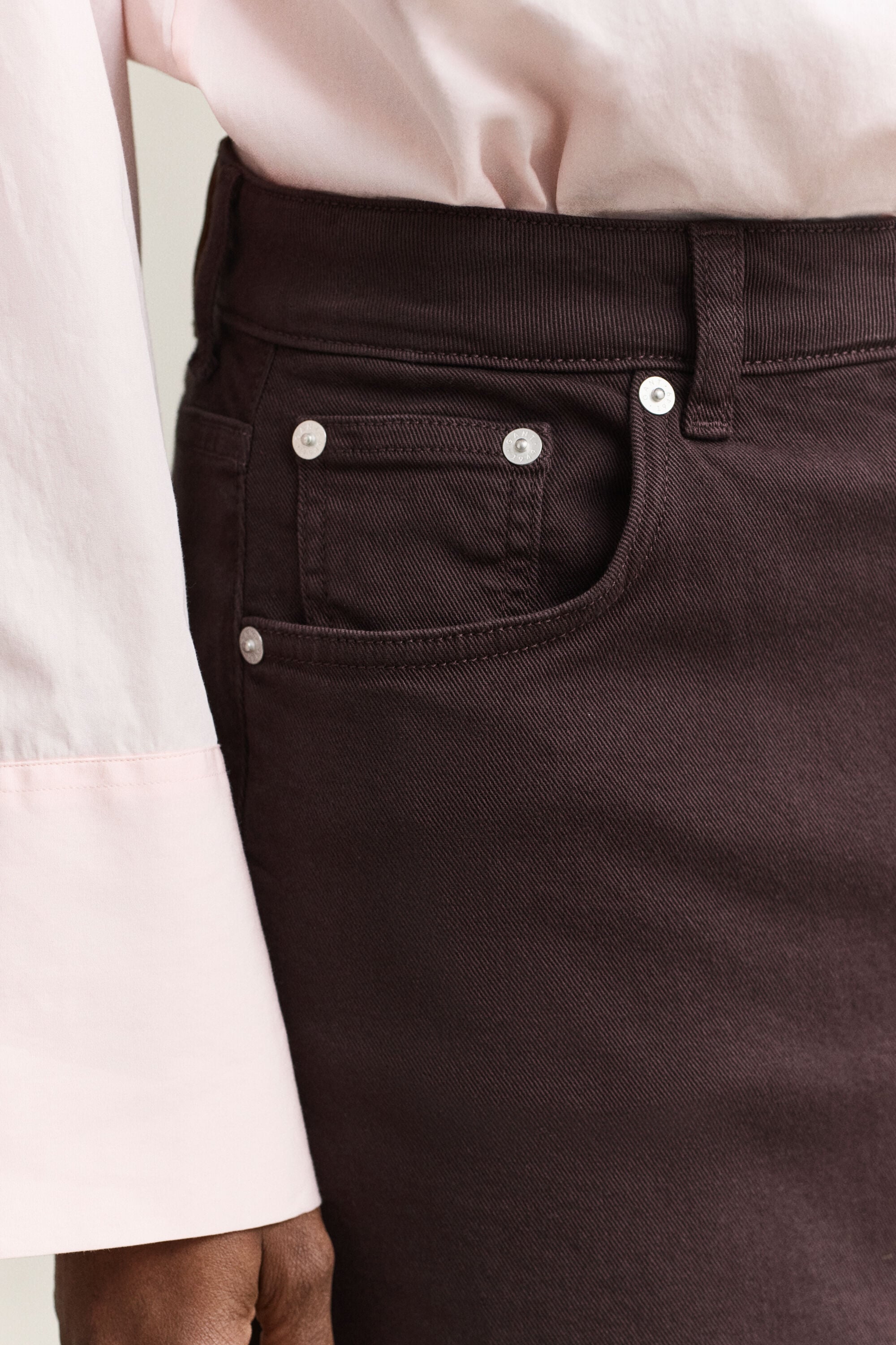 Farvet pencil-nederdel i twill