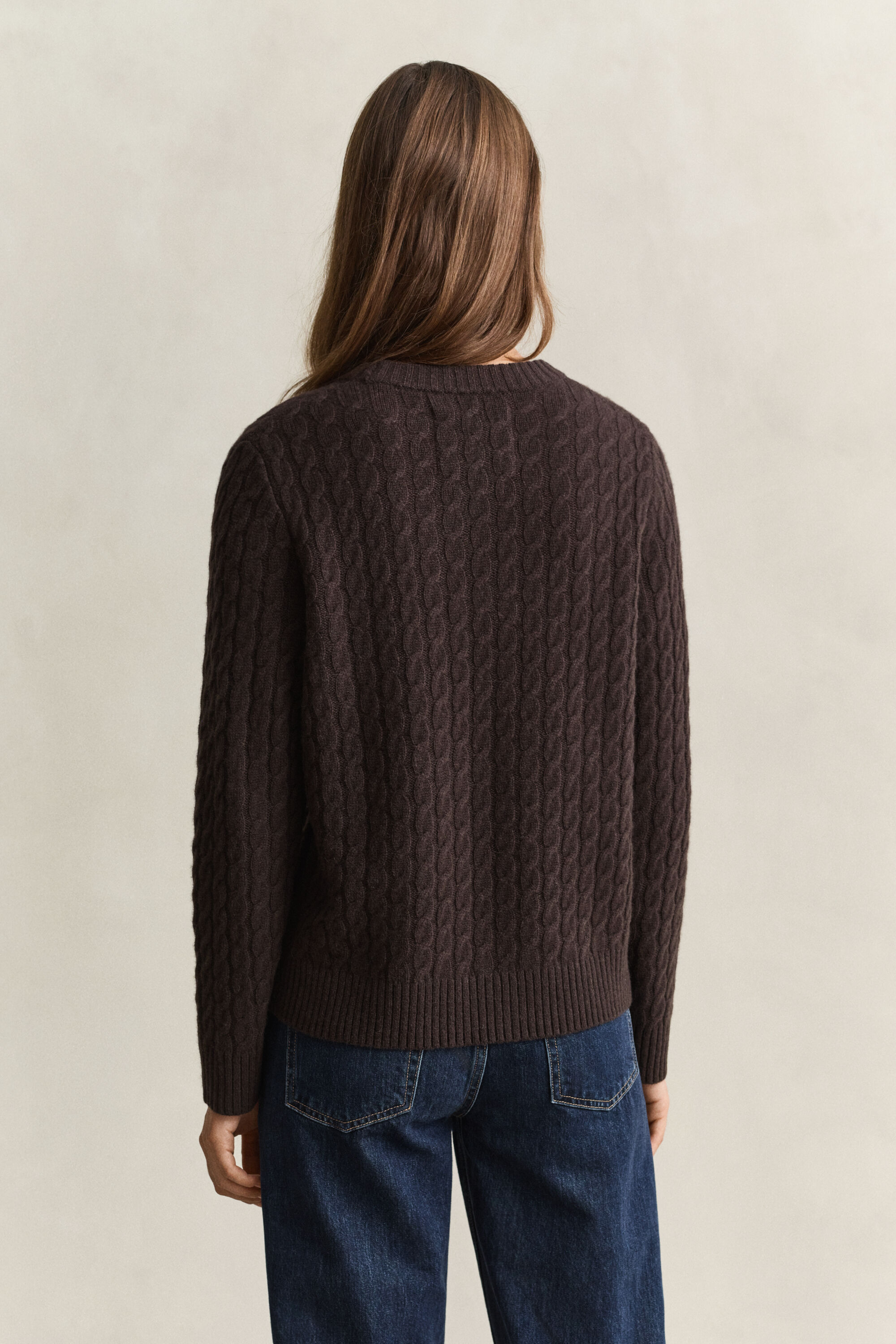 Sweater af kashmir med kabelstrik