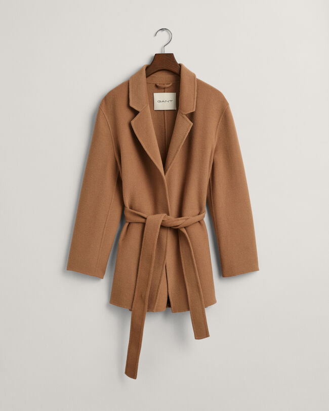 Håndsyet blazer med bælte