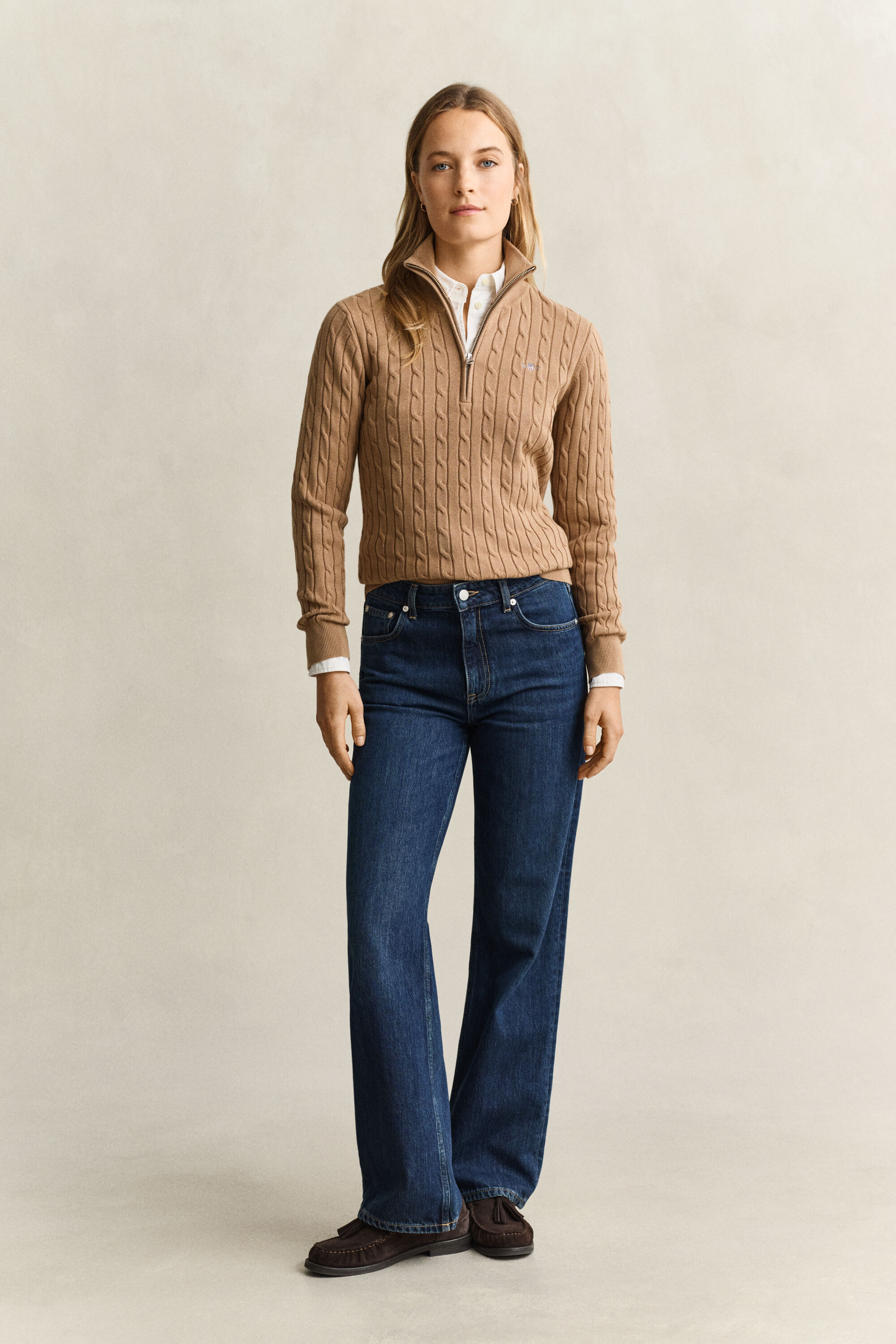 Kabelstrikket sweater med stræk og halv lynlås