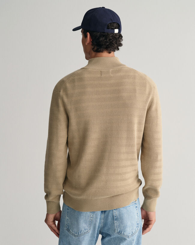 Stribet tekstureret sweater af bomuld med halv lynl&aring;s