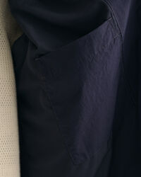 Let jakke med hætte