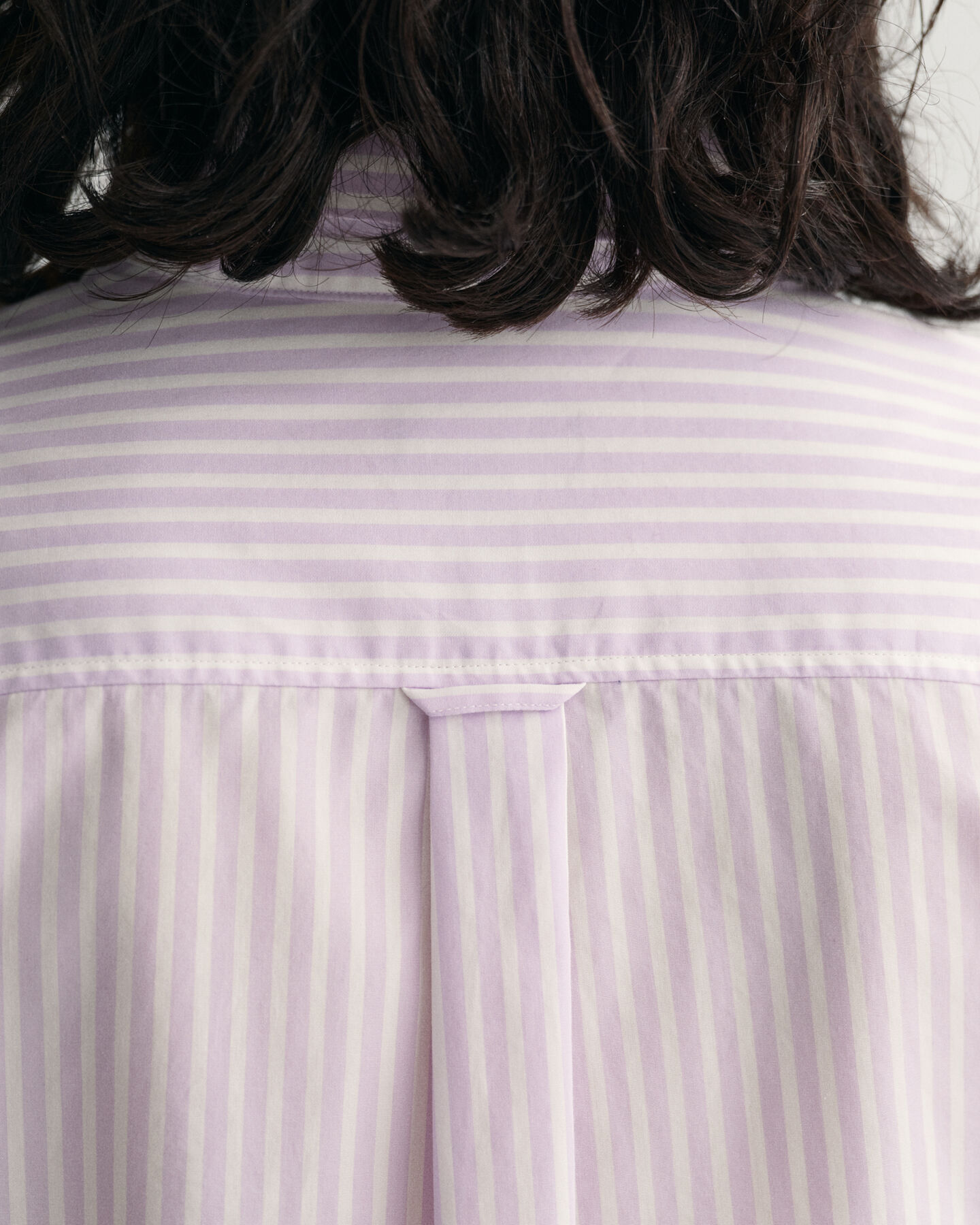 Regular fit stribet t&aelig;tv&aelig;vet skjorte