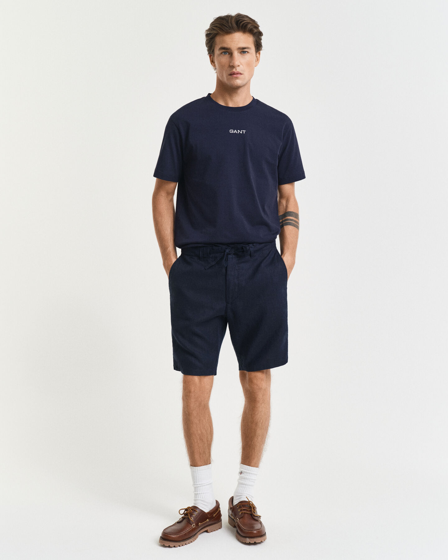 Relaxed fit shorts af hør med løbesnor