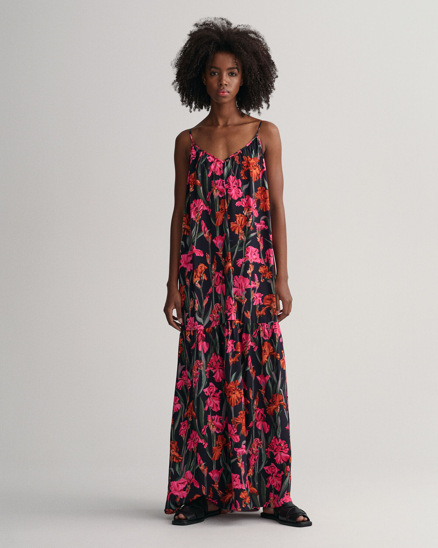 Maxi kjole med tynde stropper og tryk